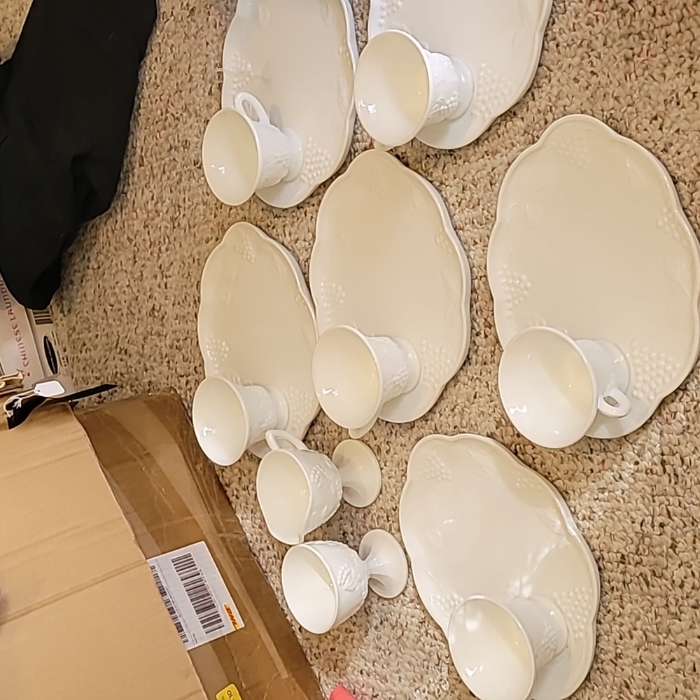 Set of 6 Indiana Glass Milk Glass luncheon plates and cups